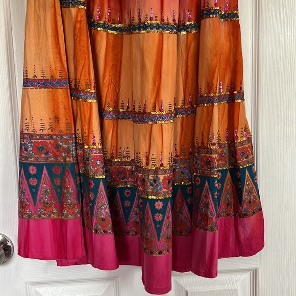 Stunning Skirt with an array of Red,Orange, Pink, Blue 100% Cotton. Waist band - Picture 3 of 9
